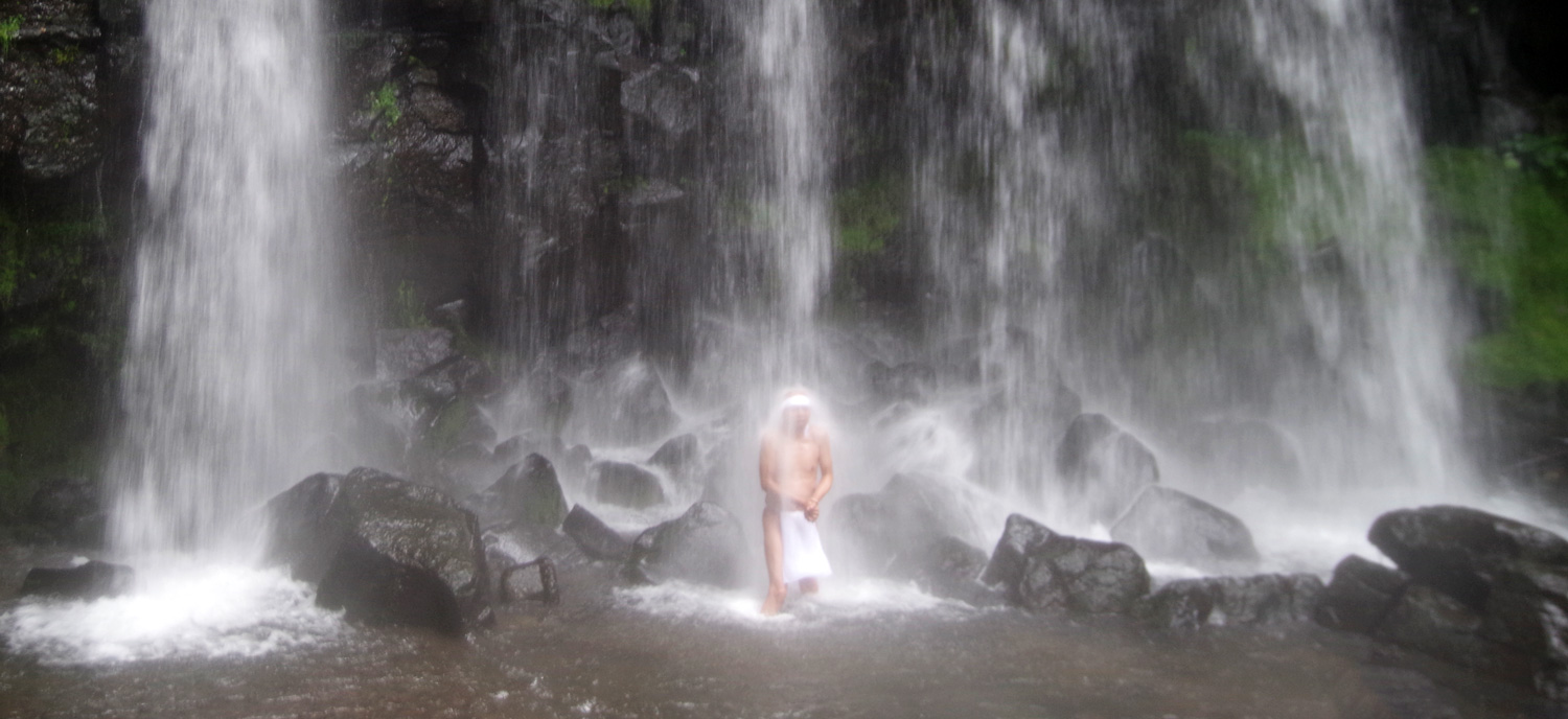 唐沢の滝での瀧行